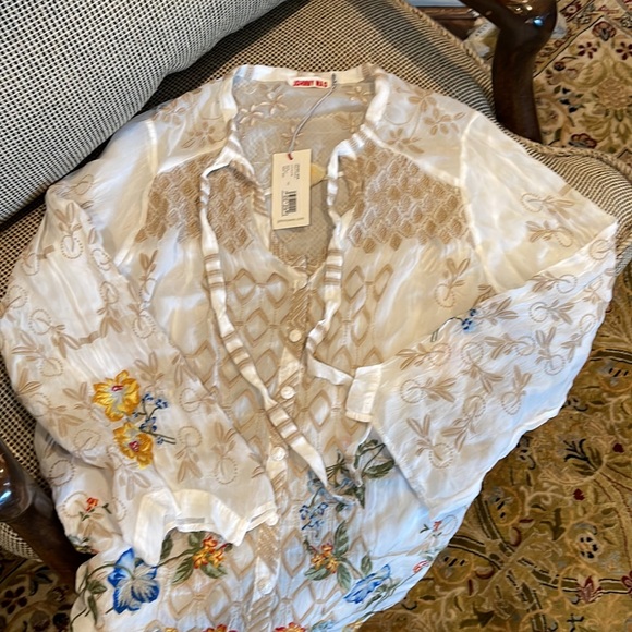 Johnny Was White Floral Luca Blouse Medium NWT - Picture 8 of 8